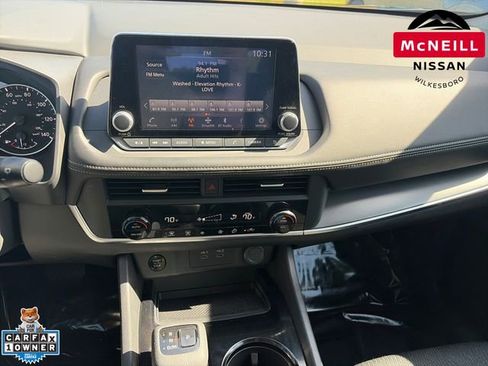 Used 2025 Nissan Rogue SV image 22