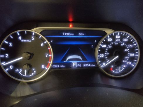 Used 2025 Nissan Sentra SV image 23