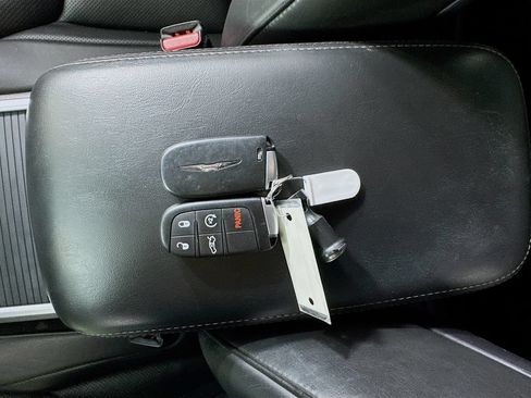 Used 2021 Chrysler 300 Touring L RWD image 30