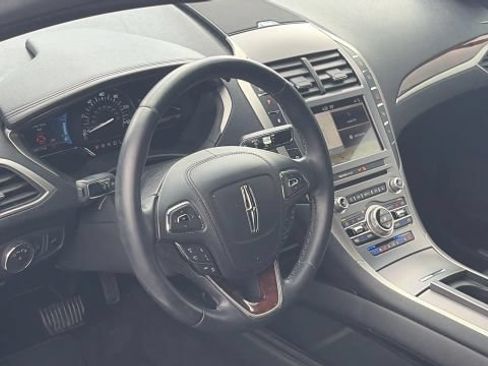 Used 2019 Lincoln MKZ Reserve FWD image 9