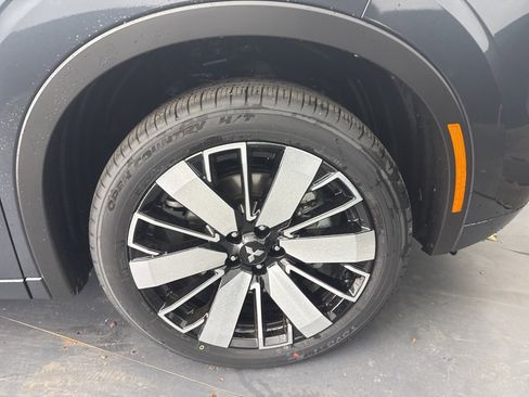 New 2025 Mitsubishi Outlander SEL image 9