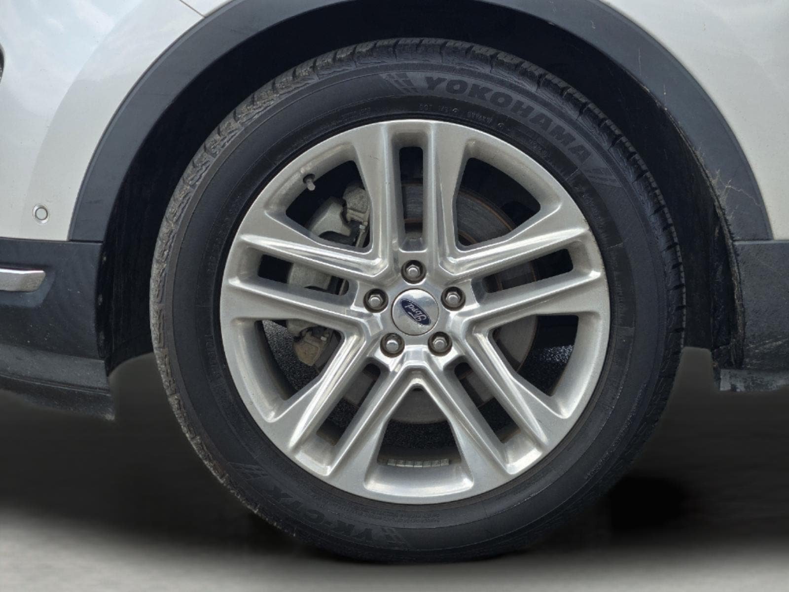 Used 2018 Ford Explorer Limited w/ Equipment Group 301A FWD image 10