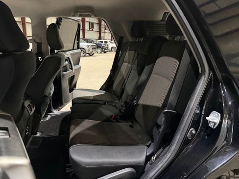 Used 2018 Toyota 4Runner SR5 AWD/4WD image 17