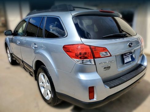 Used 2013 Subaru Outback 2.5i Premium w/ All-Weather Pkg AWD/4WD image 9