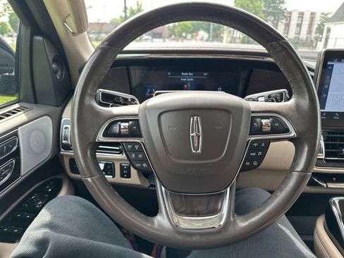 Used 2022 Lincoln Navigator Reserve AWD/4WD image 44