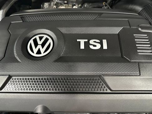 Used 2017 Volkswagen Golf SE image 38