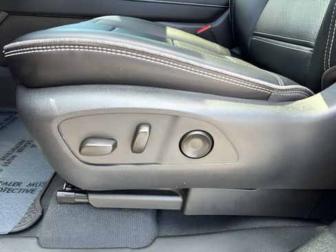 Used 2025 GMC Sierra EV Denali AWD/4WD image 11