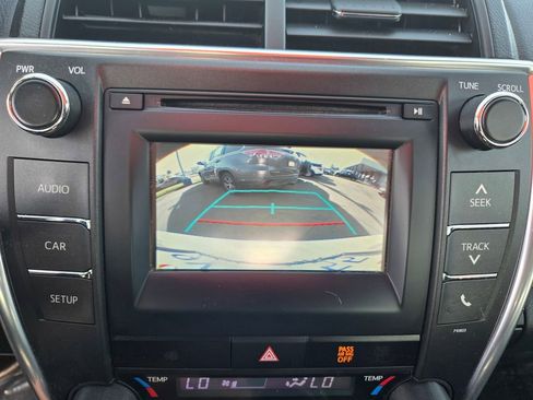 Used 2015 Toyota Camry SE image 18