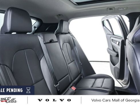 Certified 2025 Volvo XC40 B5 Plus AWD/4WD image 23