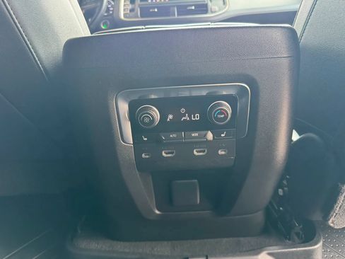 Used 2021 Chevrolet Suburban High Country AWD/4WD image 29