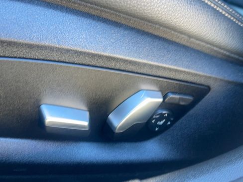 Used 2019 BMW 530e xDrive image 10