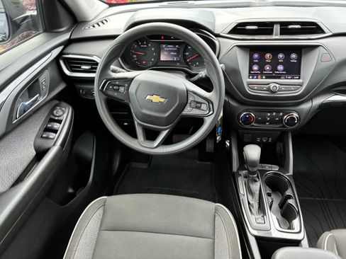 Used 2021 Chevrolet TrailBlazer LS FWD image 18