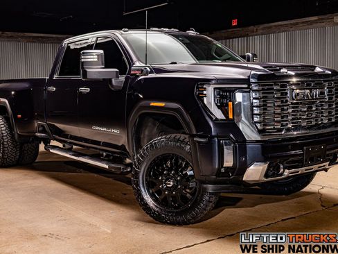 Used 2024 GMC Sierra 3500 Denali w/ Denali Reserve Package AWD/4WD image 1