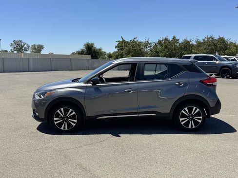 Used 2018 Nissan Kicks SR FWD image 6