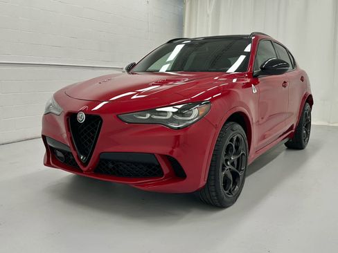 Used 2024 Alfa Romeo Stelvio Quadrifoglio w/ Active Assist Plus Package AWD/4WD image 4