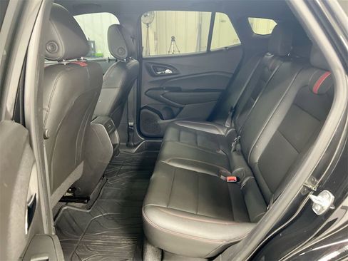 Used 2024 Chevrolet Trax RS w/ Sunroof Package image 23