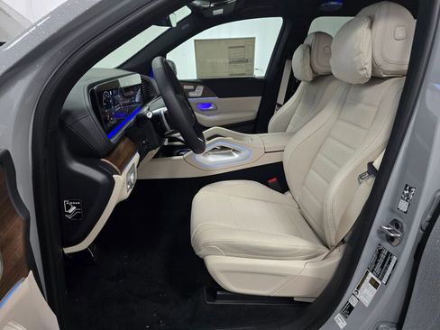New 2026 Mercedes-Benz GLS 450 4MATIC image 13