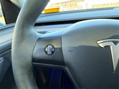 Used 2023 Tesla Model Y Long Range image 12