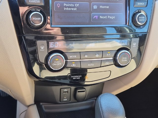 Used 2016 Nissan Rogue SV w/ SV Premium Package FWD image 24