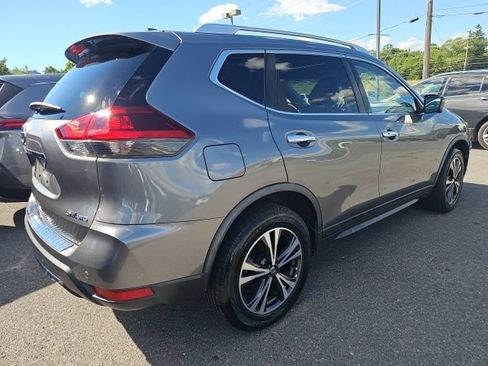 Certified 2020 Nissan Rogue SV w/ Sun & Sound Touring Package AWD/4WD image 3