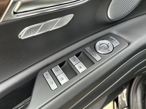 Used 2025 Genesis GV80 2.5T Advanced image 29