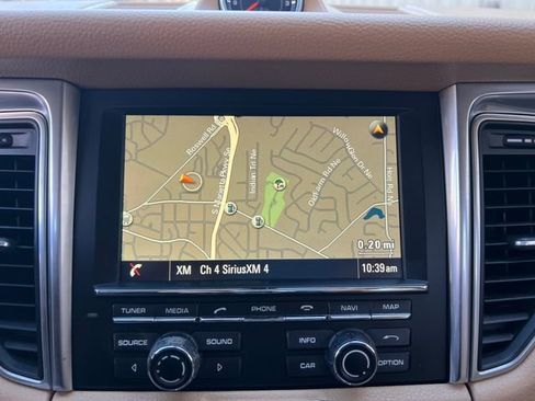 Used 2016 Porsche Macan S image 24