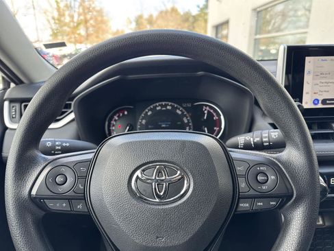 Used 2024 Toyota RAV4 XLE image 18