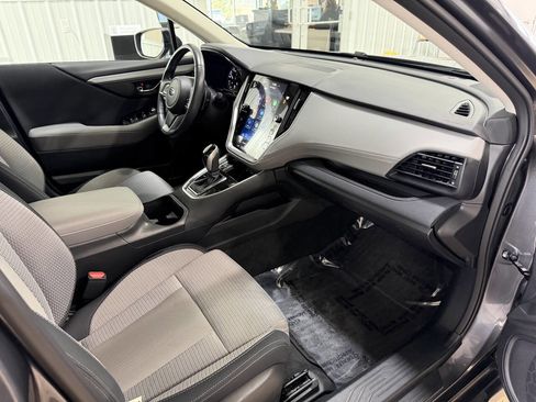 Used 2022 Subaru Outback Premium image 10