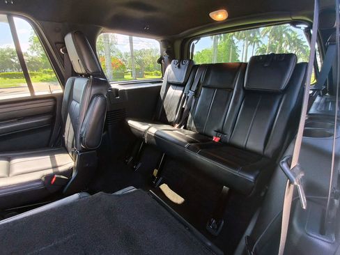Used 2017 Ford Expedition Platinum RWD image 30