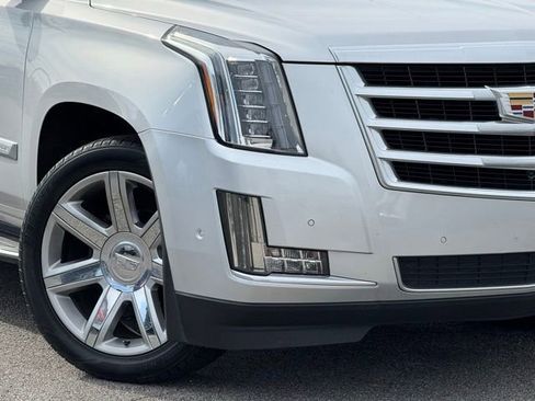Used 2020 Cadillac Escalade Luxury image 10