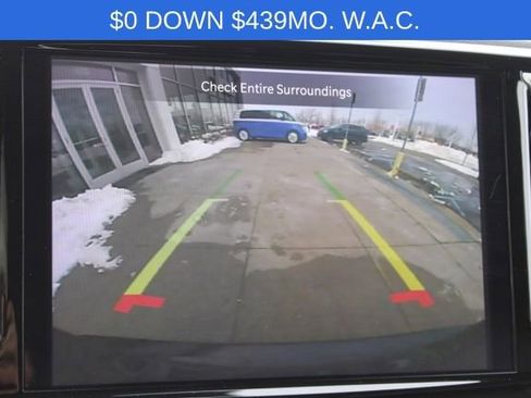 Used 2023 Chrysler Pacifica Touring-L image 40