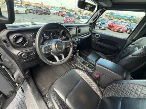 Used 2023 Jeep Wrangler Unlimited Sahara AWD/4WD image 10