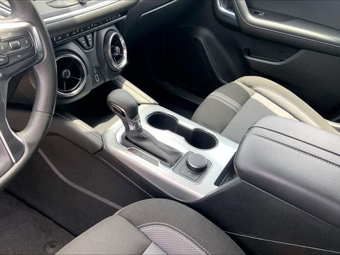 Used 2025 Chevrolet Blazer LT FWD image 15