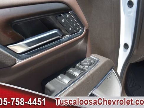Used 2024 GMC Sierra 2500 Denali w/ Denali Reserve Package AWD/4WD image 18