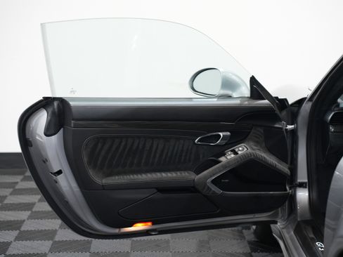 Used 2018 Porsche 911 GT3 image 24