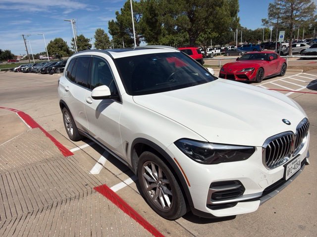 Used 2022 BMW X5 xDrive40i AWD/4WD image 3