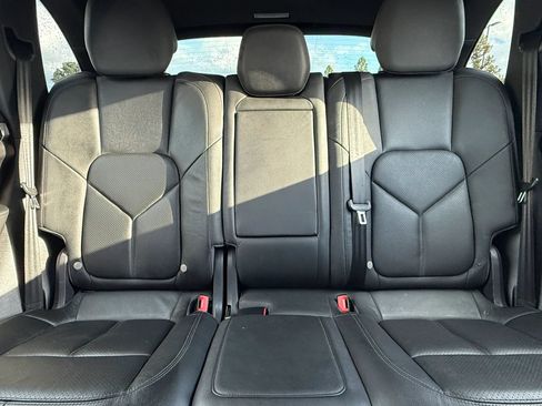 Used 2014 Porsche Cayenne Platinum Edition AWD/4WD image 22