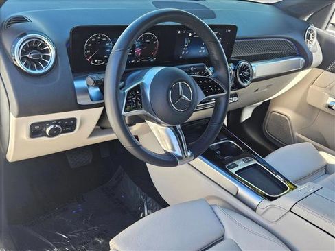 Certified 2025 Mercedes-Benz GLB 250 image 10