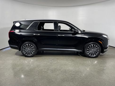 Used 2025 Hyundai Palisade Calligraphy AWD/4WD image 2