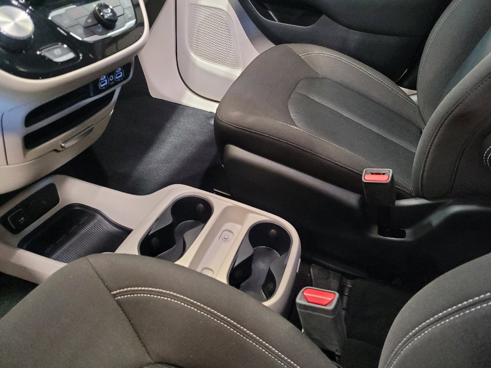 Used 2023 Chrysler Voyager LX FWD image 26
