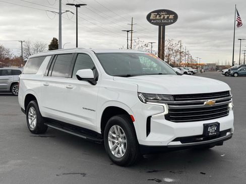 Used 2023 Chevrolet Suburban LT image 4