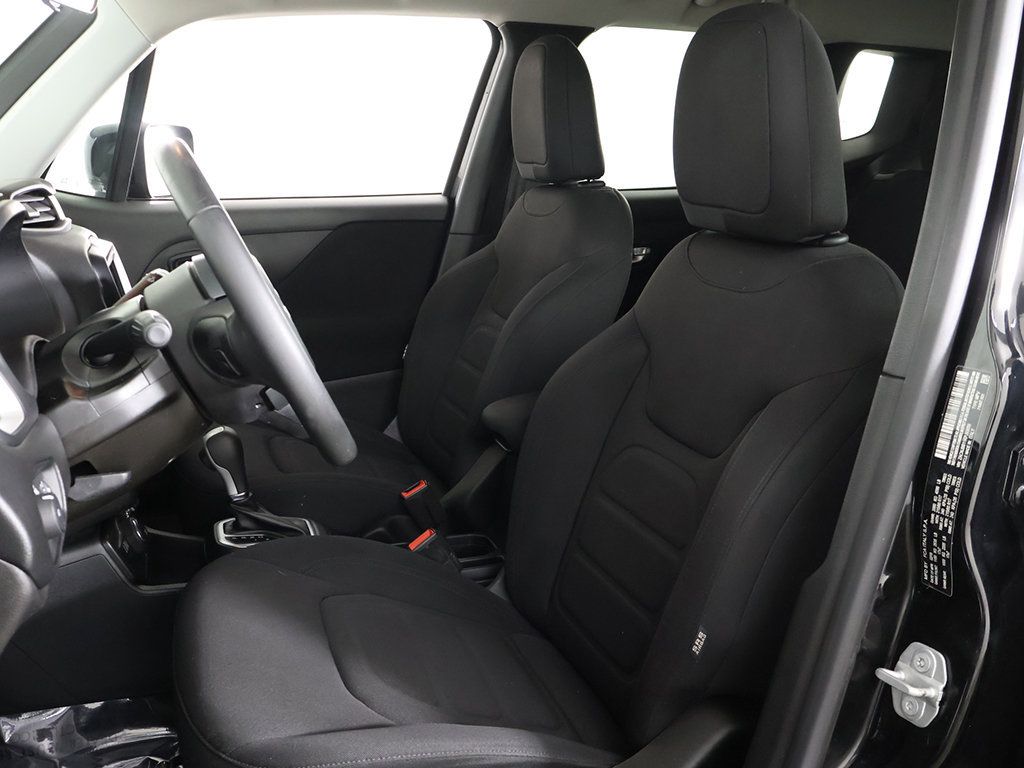 Used 2019 Jeep Renegade Latitude AWD/4WD image 27