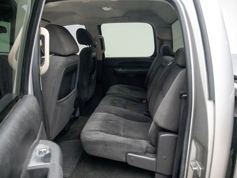 Used 2007 Chevrolet Silverado 1500 LT w/ 1LT Convenience Package AWD/4WD image 24