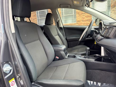 Used 2017 Toyota RAV4 LE FWD image 20
