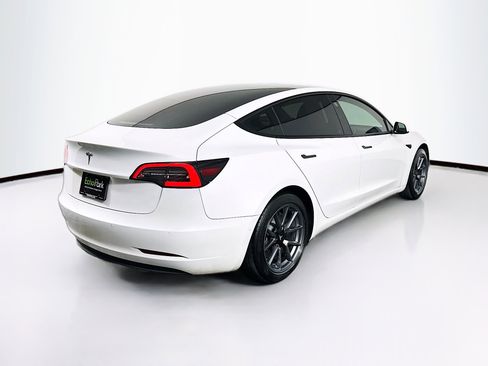 Used 2021 Tesla Model 3 Standard Range Plus image 9