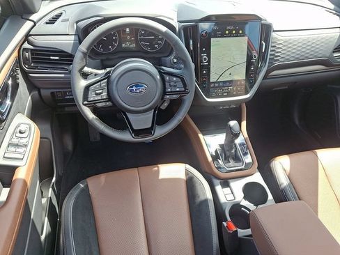 Used 2025 Subaru Forester Touring AWD/4WD image 2