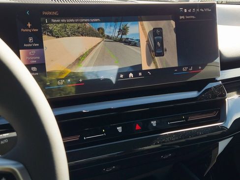 New 2026 BMW 530i xDrive w/ Executive Package image 14