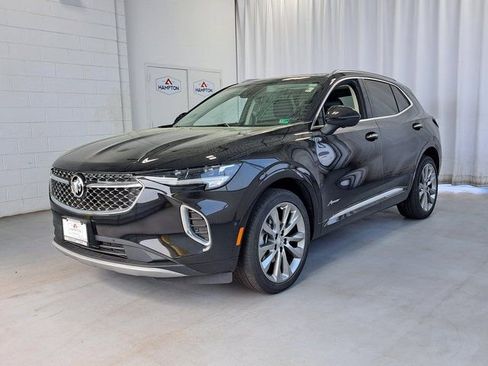 Used 2022 Buick Envision Avenir w/ Technology Package II image 2