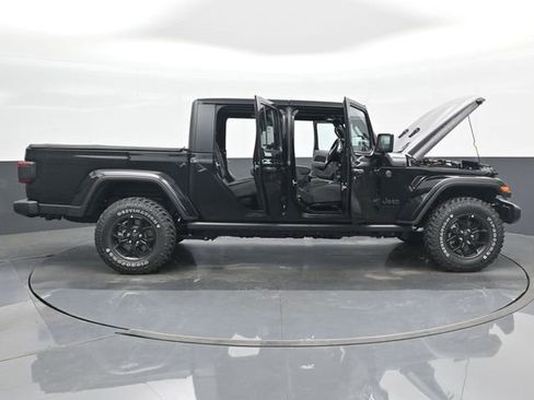 Used 2024 Jeep Gladiator Sport AWD/4WD image 46