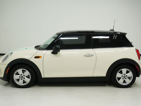Used 2015 MINI Cooper 2-Door Hardtop image 7